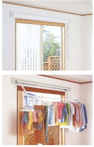 壁付 窓上部の壁に設置すれば、窓から入る日差しを 有効に利用することができます。 （耐荷重：10～12kg／メーカー・製品により異なる）