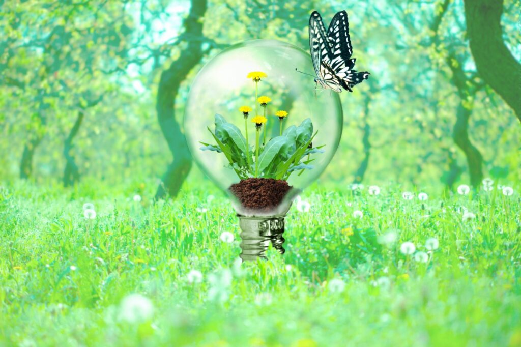 ひとりの時間も電気代を気にせず明るく過ごせる！LED照明の10大メリット