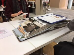 サンゲツ　壁紙張り替えで「My　Photo　シミュレーター」体験