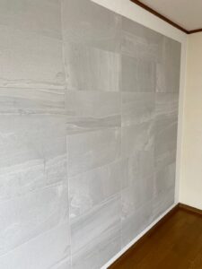 間接照明で照らすと雰囲気が変わるのも楽しんでいただけます。  	 	