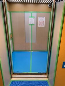 マンションのエレベーター 中側 共有部分 養生は丁寧に仕上げます