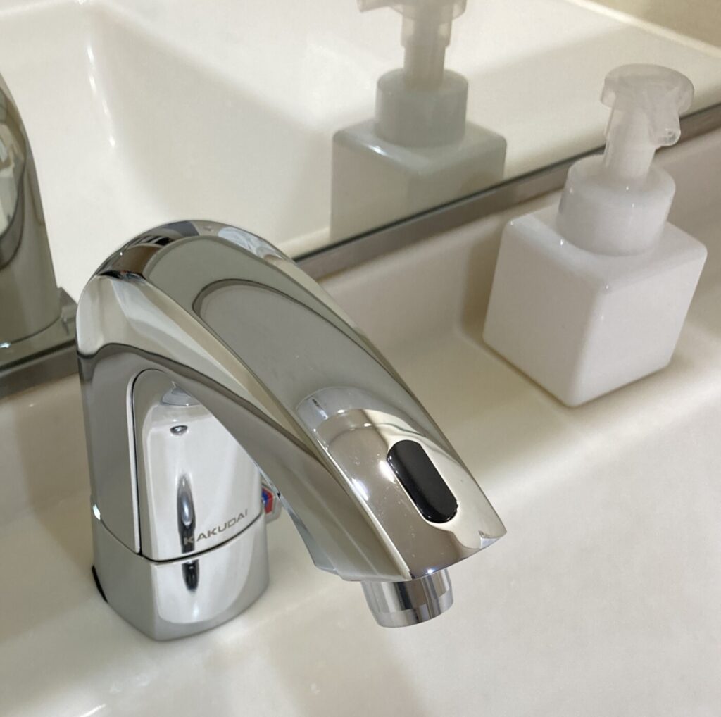 タッチレスの洗面水栓