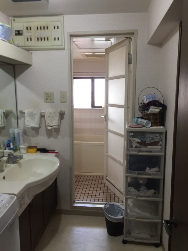 使い勝手の良い洗面室に　小物を隠し収納がほしい