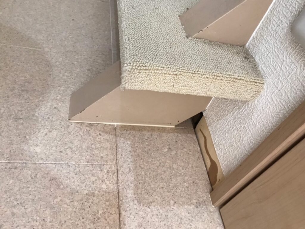 階段のカーペットを張り替えたい　